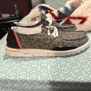 Womans leopard print Hey Dudes